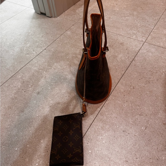 Louis Vuitton Brown Monogram Bucket Handbag - Picture 2 of 4
